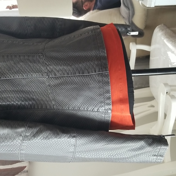 Kenneth Cole Faux Leather. Size XS. Grey. Lined. Zip Up with Zipper Pockets. - Picture 7 of 10